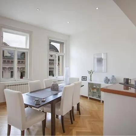 Apartman Charles Bridge